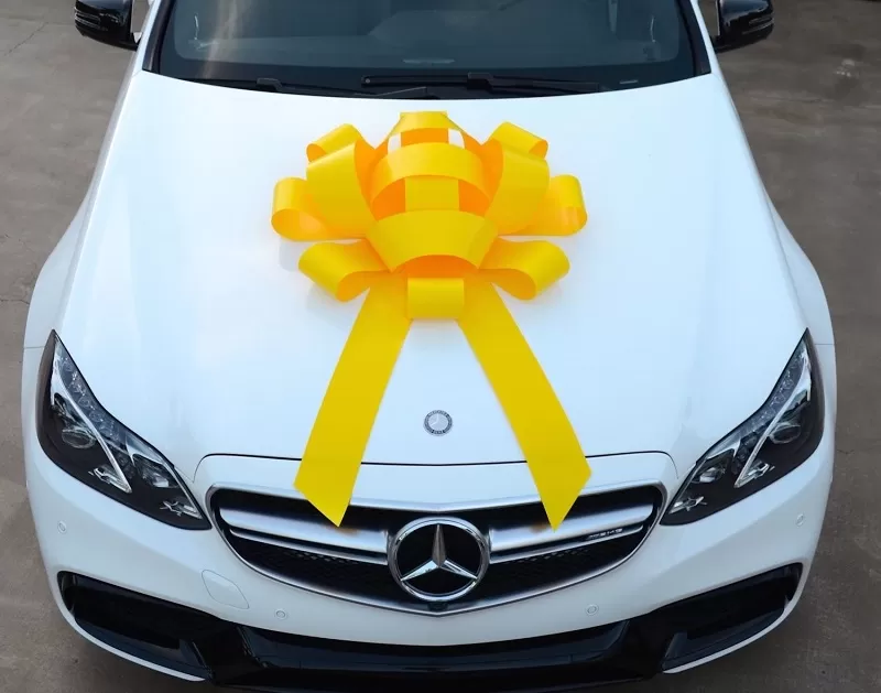 30-inch yellow magnetic car bow with two matching tails