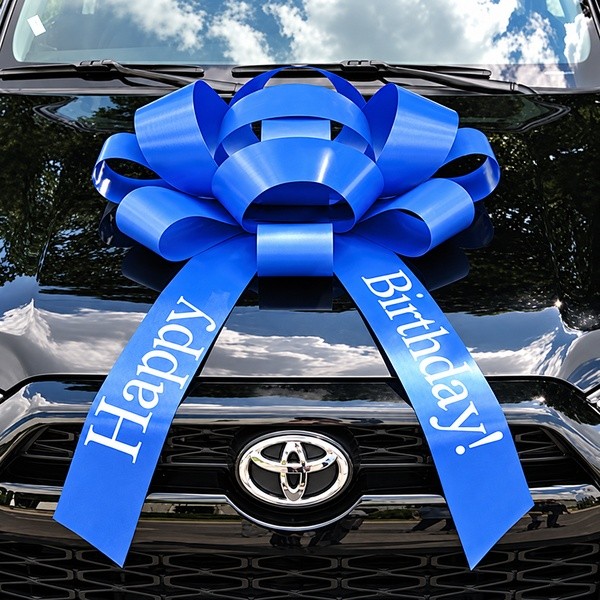 30-inch blue magnetic car bow with Happy Birthday lettering