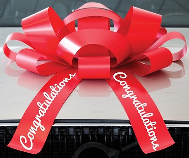 30-inch red magnetic car bow with Congratulations lettering